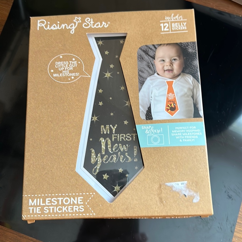 Set of 12 Rising Star Belly Milestones Stickers